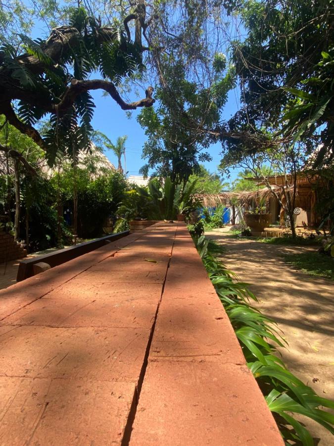 Hotel Surf N Sun- Arugambay Arugam Bay